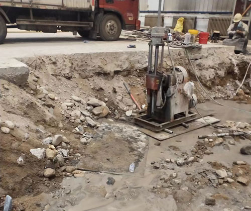 沙湖镇公路下沉压浆